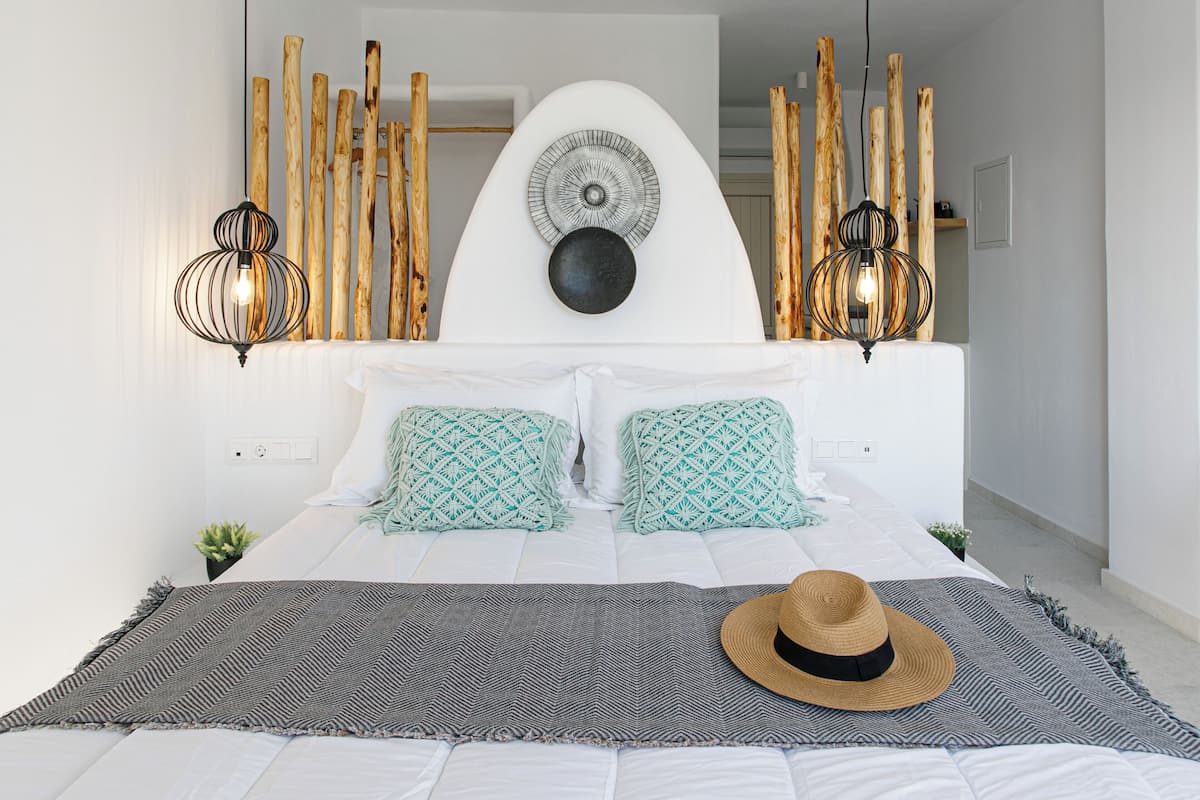 Design tweepersoonskamer, uitzicht op oceaan | Luxe beddengoed, donzen dekbedden, bedden met traagschuimmatras