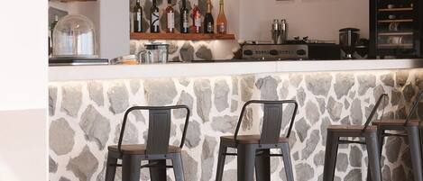 Bar ved bassenget