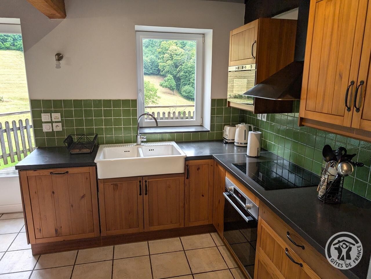 Coffee/tea maker, microwave, oven, dishwasher