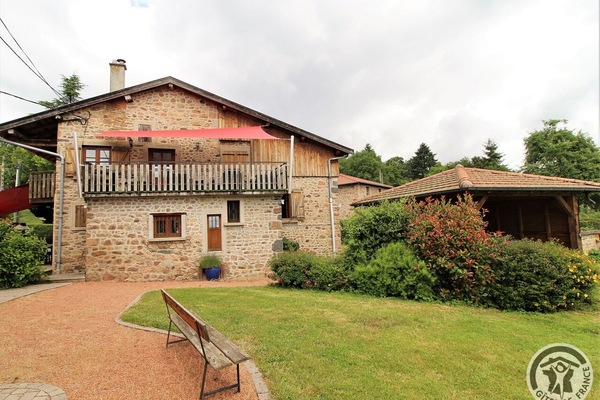 Gîte " la Granfont " Poule les Echarmeaux en Haut Beaujolais dans le Rhône.