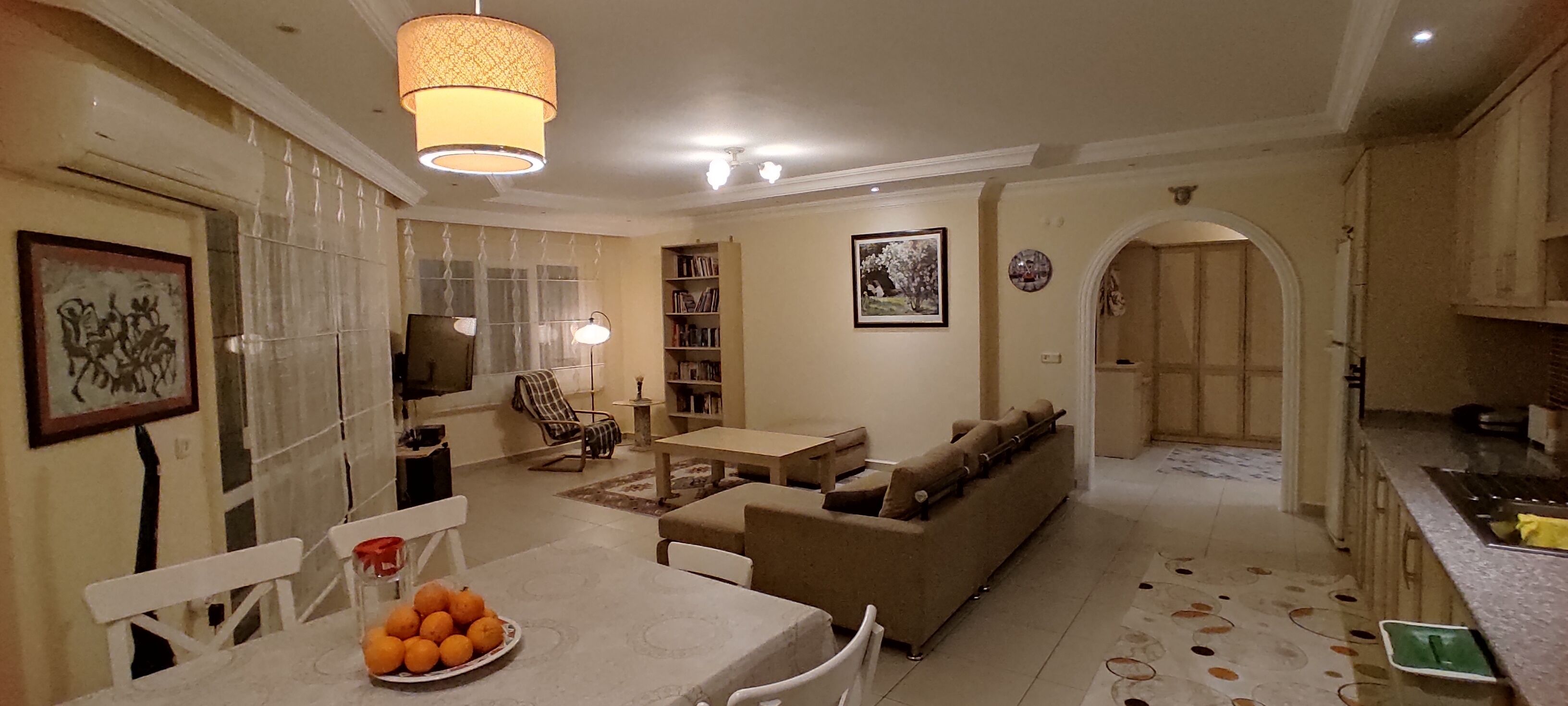 3 minutes to the beach! Spacious and silent suite with pool.