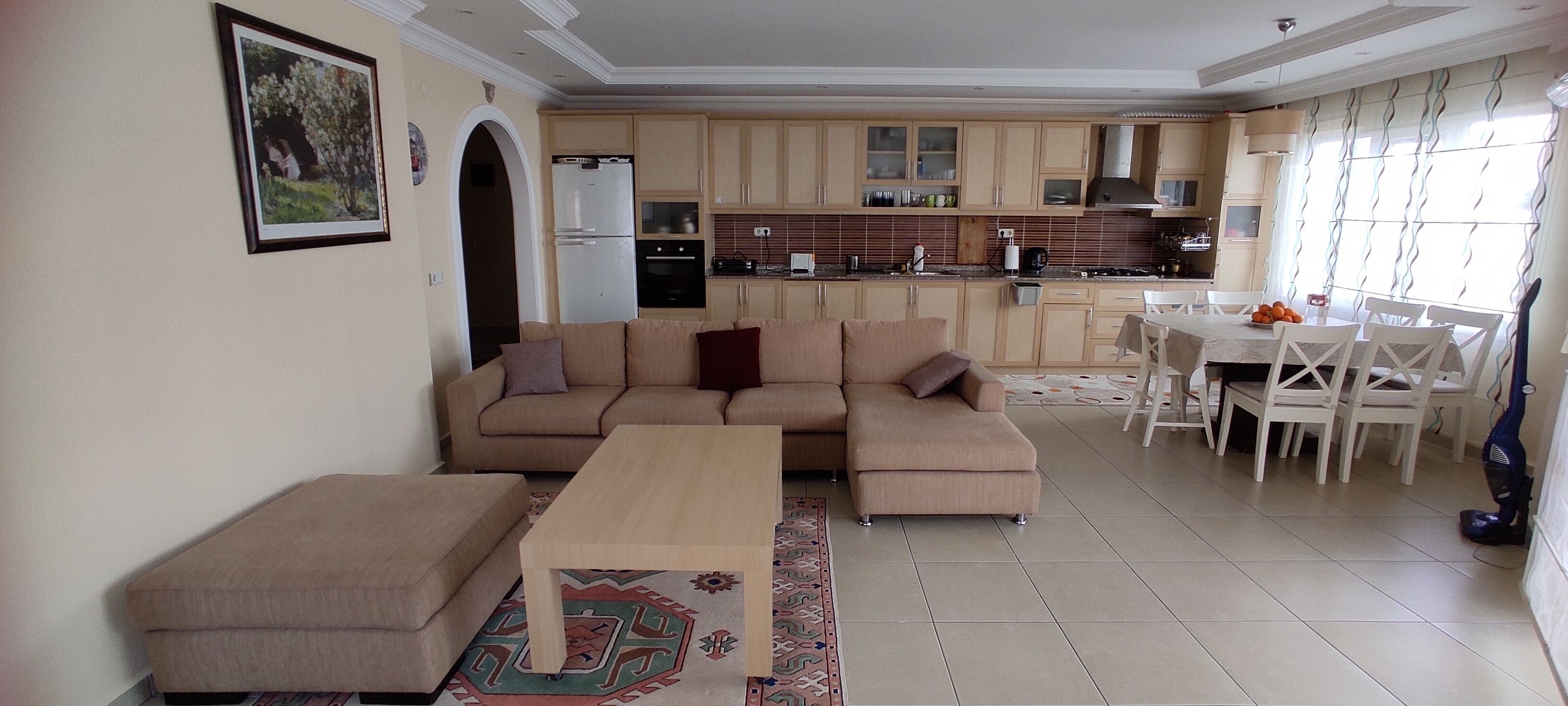 3 minutes to the beach! Spacious and silent suite with pool.