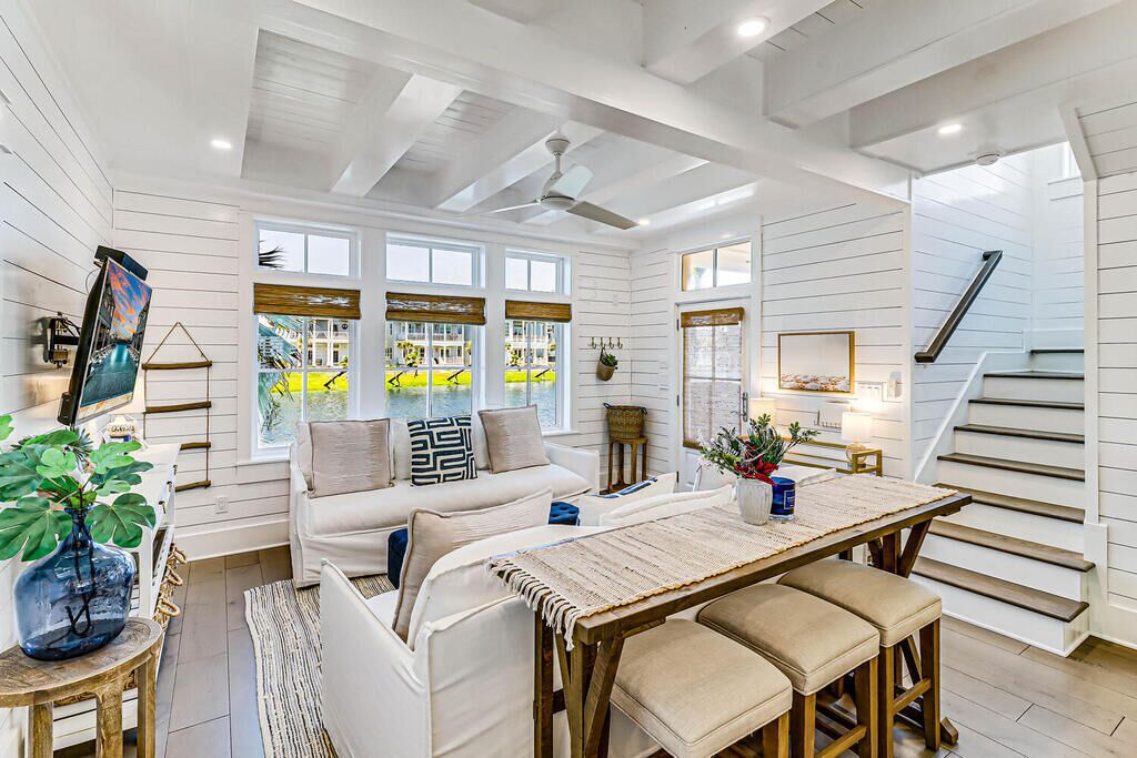 Charming Lakeside Beach Cottage in Cinnamon Shore South! See All Amenities!