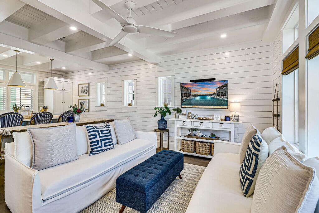 Charming Lakeside Beach Cottage in Cinnamon Shore South! See All Amenities!