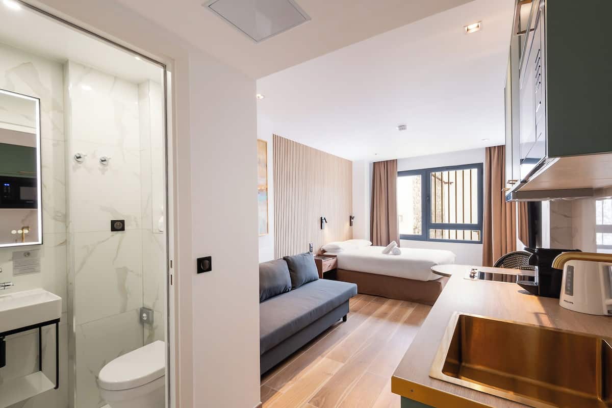 Studio Suite | Premium bedding, in-room safe, blackout curtains, soundproofing