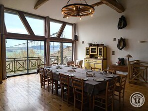 Unclassified image, 5 of 43, button