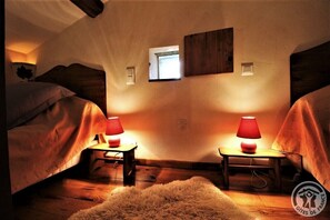 4 bedrooms, iron/ironing board, travel cot - Le Havre des Gonons - CENVES (Cenves)