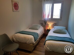 2 bedrooms, travel cot, free WiFi