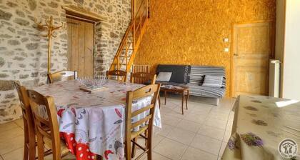GĂźte des Ormes Ă Pomeys - POMEYS