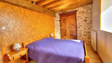 2 Schlafzimmer, Reisekinderbett