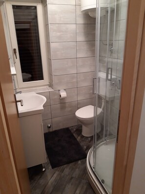 Bruser, hårtørrer, håndklæder, Sæbe