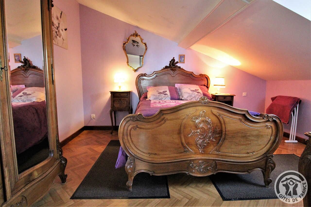 3 bedrooms, iron/ironing board, travel crib, bed sheets