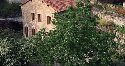 Le gîte de la Roche - CIVRIEUX D'AZERGUES