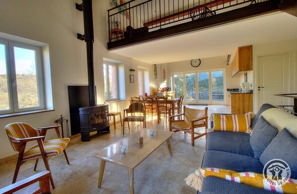 TV, DVD player, books