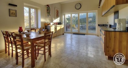 Le gĂźte de la Roche - CIVRIEUX D AZERGUES