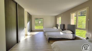 4 habitaciones, cuna de viaje y wifi gratis