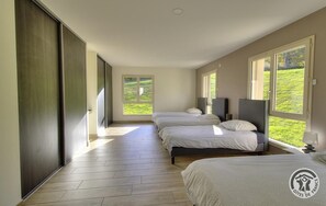 4 bedrooms, travel cot, free WiFi, wheelchair access