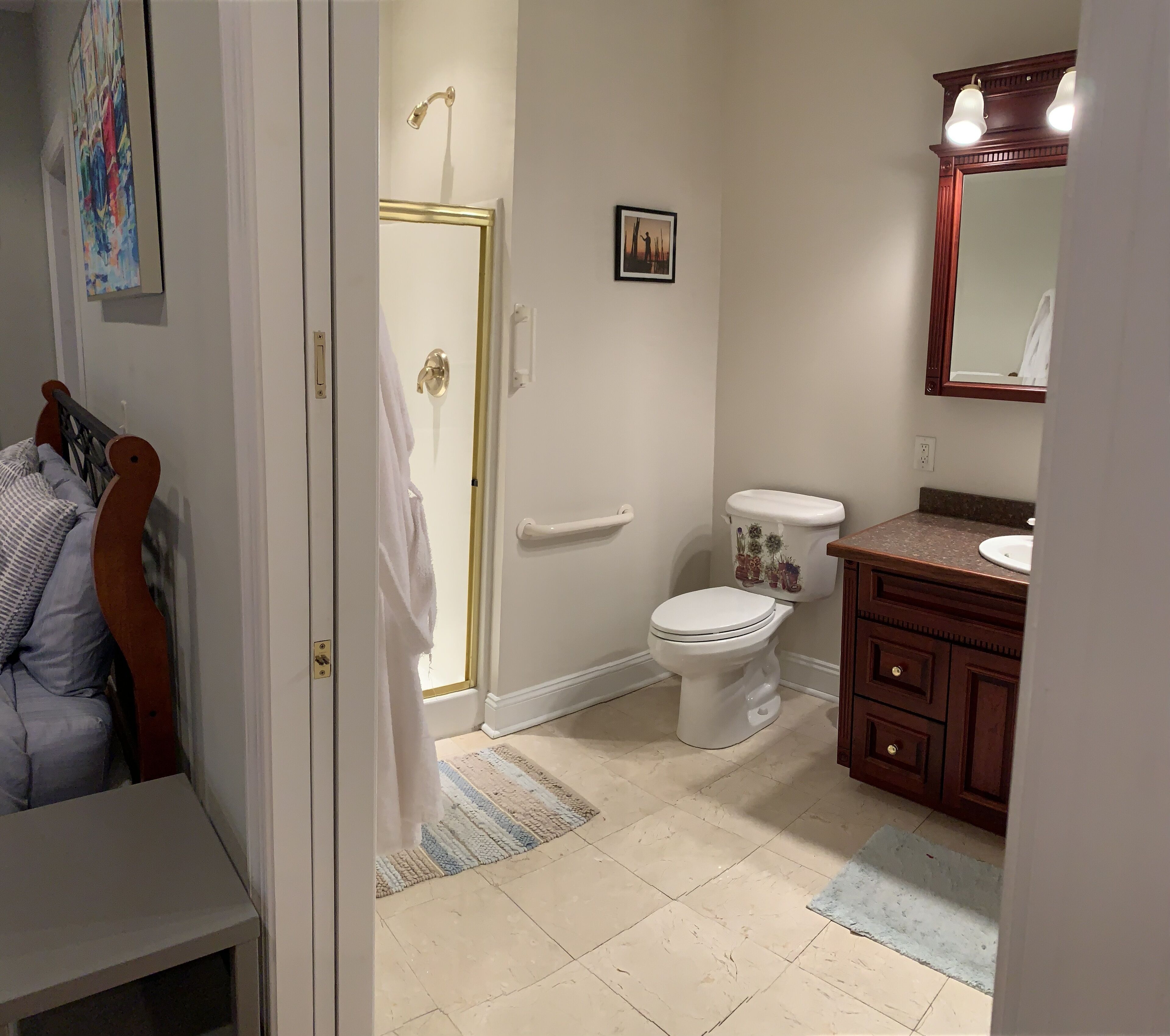 First Floor Studio Apartment in Historic Chestertown