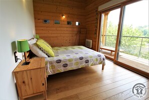 2 soverom, reiseseng for barn, wi-fi (inkludert) og rullestolvennlig