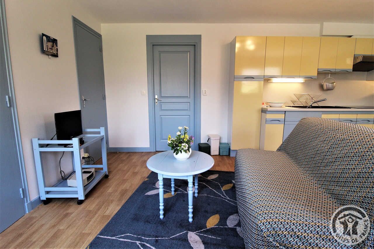 Fernseher, Tischtennisplatte