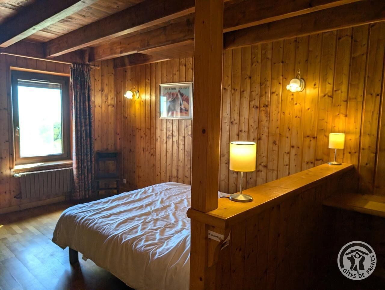 5 slaapkamers, een strijkplank/strijkijzer, reisbedje, gratis wifi