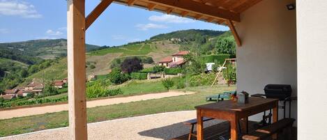 تناول الطعام بالخارج