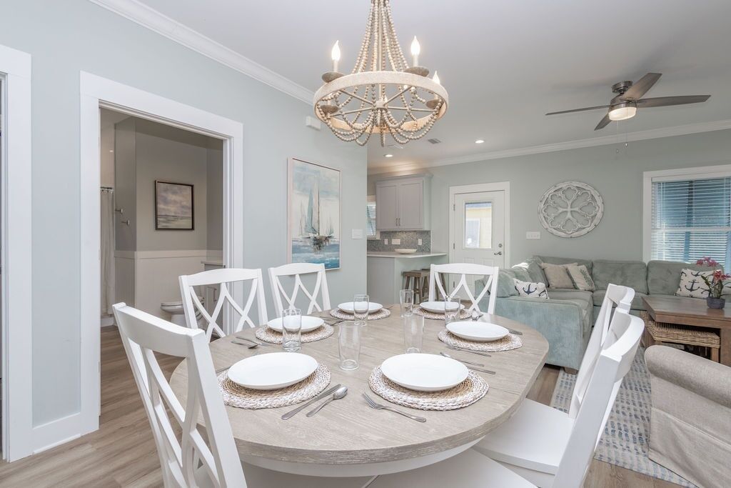 Cottage, 3 Bedrooms | Dining