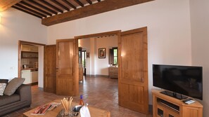 TV - Casa del Mastro, San Sano, Gaiole in Chianti, Siena and Chianti (Gaiole in Chianti)