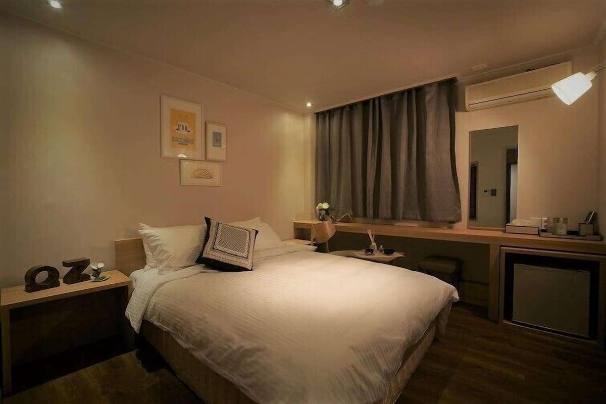 Deluxe Double Room | Premium bedding, memory foam beds, blackout drapes, free WiFi