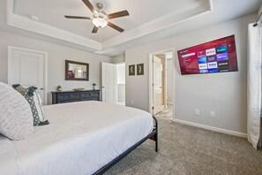 3 chambres, fer et planche à repasser, Wi-Fi, draps fournis