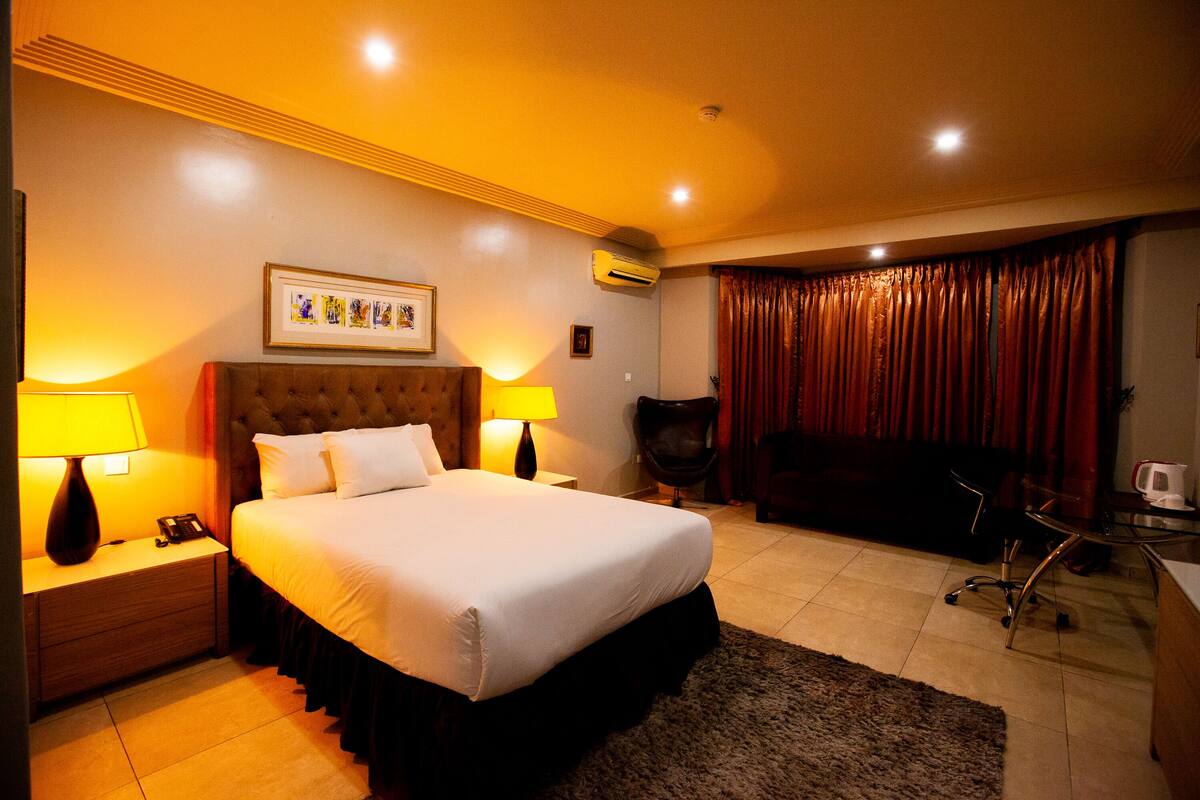 Deluxe Double Room, 1 Bedroom, Accessible, City View | Egyptian cotton sheets, premium bedding, down comforters, pillowtop beds