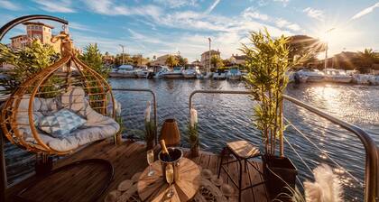 Maison Flottante sur la Mer+bain "patte de Lion"