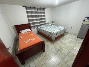 2 bedrooms, iron/ironing board, WiFi