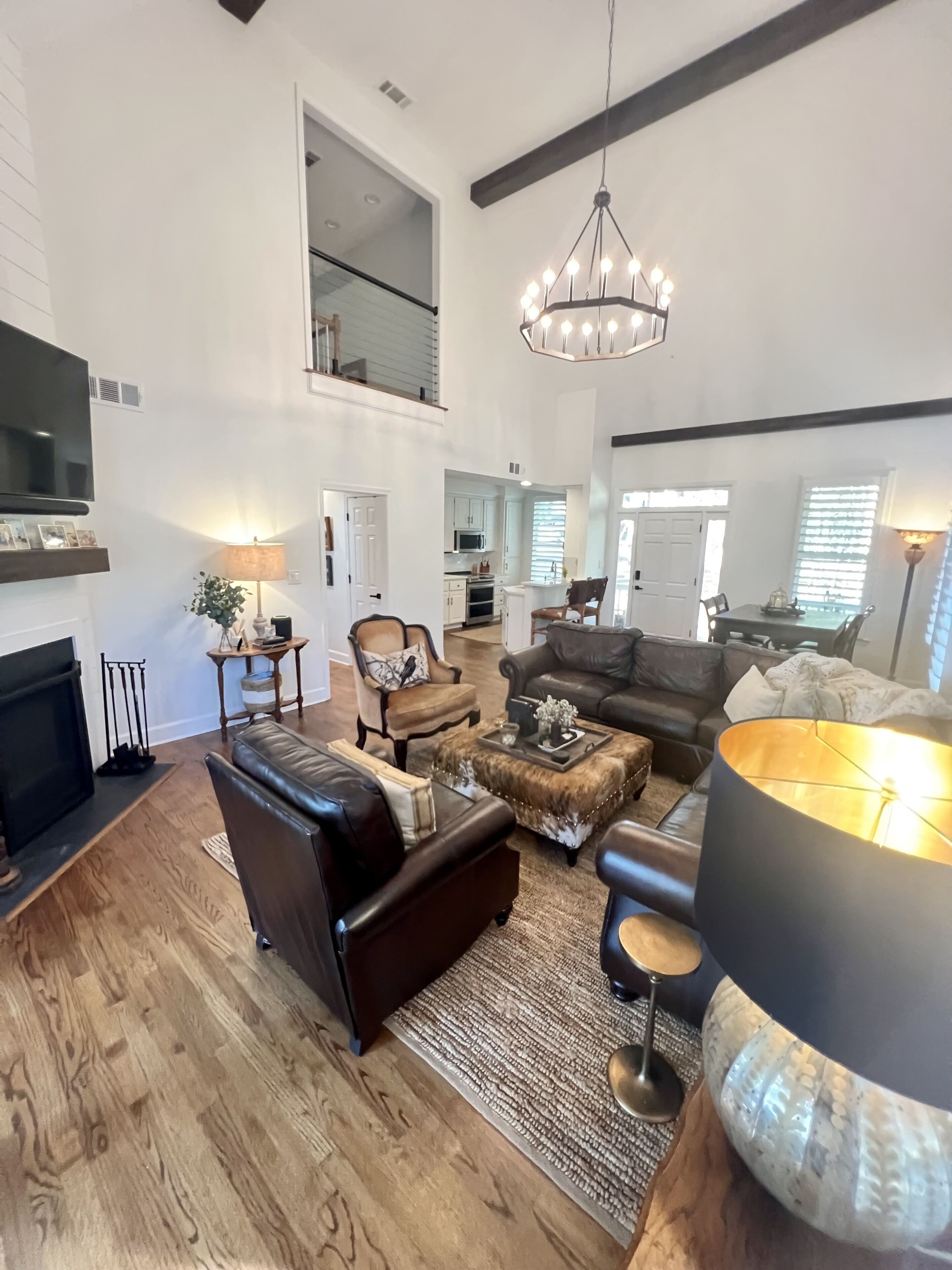 Newly Renovated, Beautifully Decorated, Lake Front in Reynolds