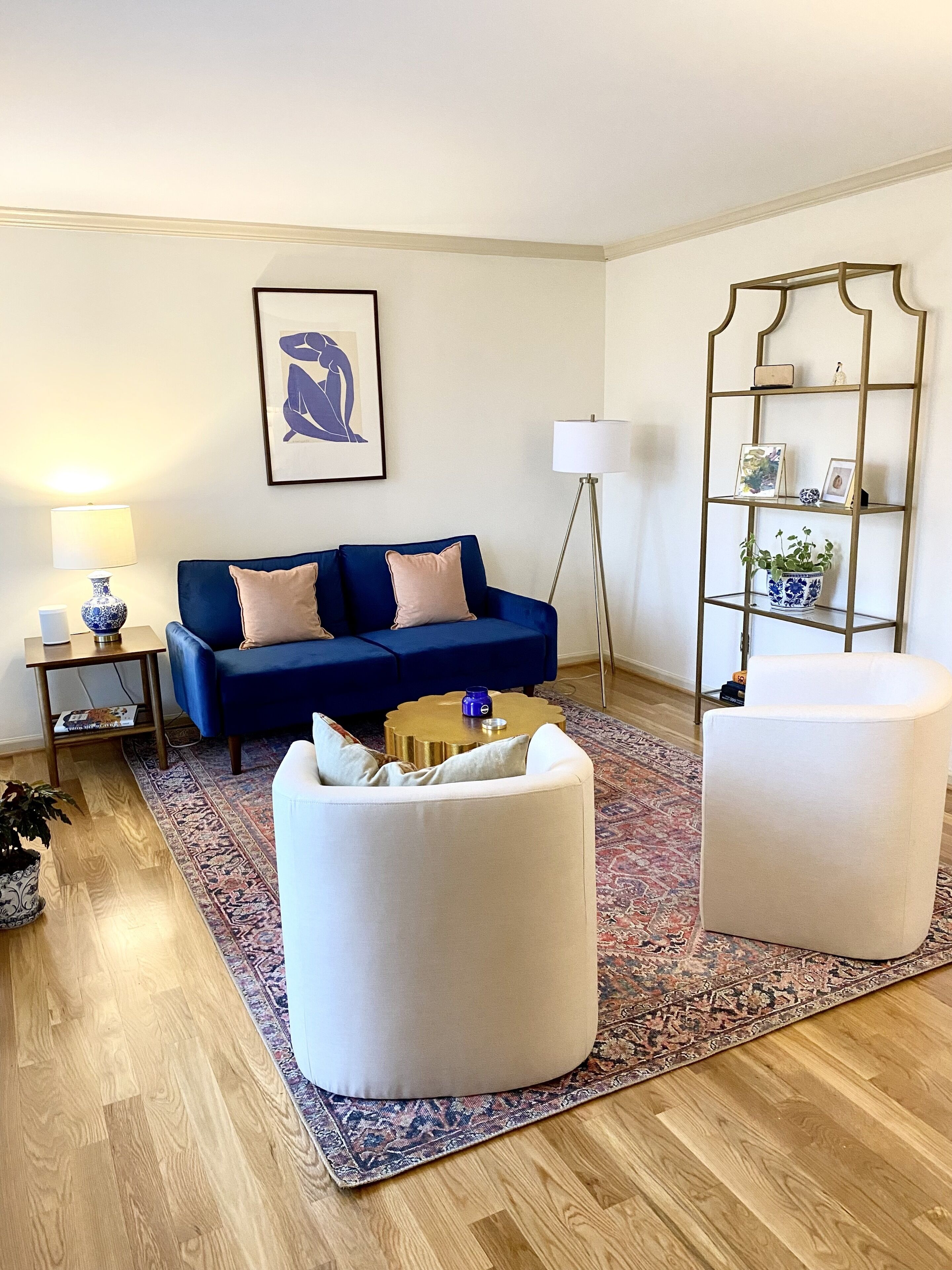 Spacious Masters Rental with large outdoor space, Steps away from entertainment!