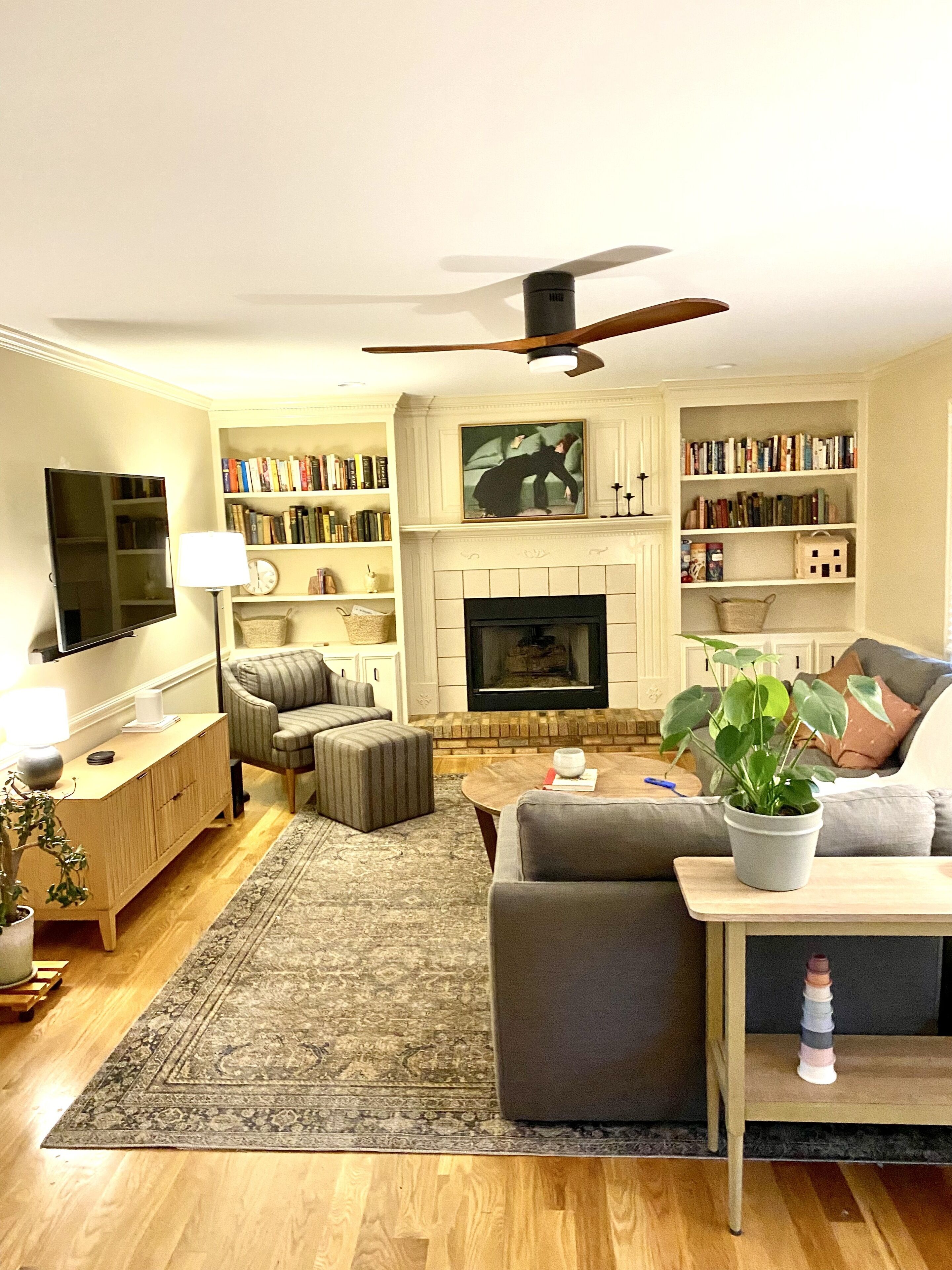 Spacious Masters Rental with large outdoor space, Steps away from entertainment!