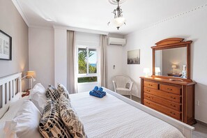 1 chambre, fer et planche Ă repasser, Wi-Fi, draps fournis