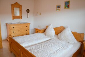 2 Schlafzimmer, Zimmersafe, kostenloses WLAN, Bettwäsche