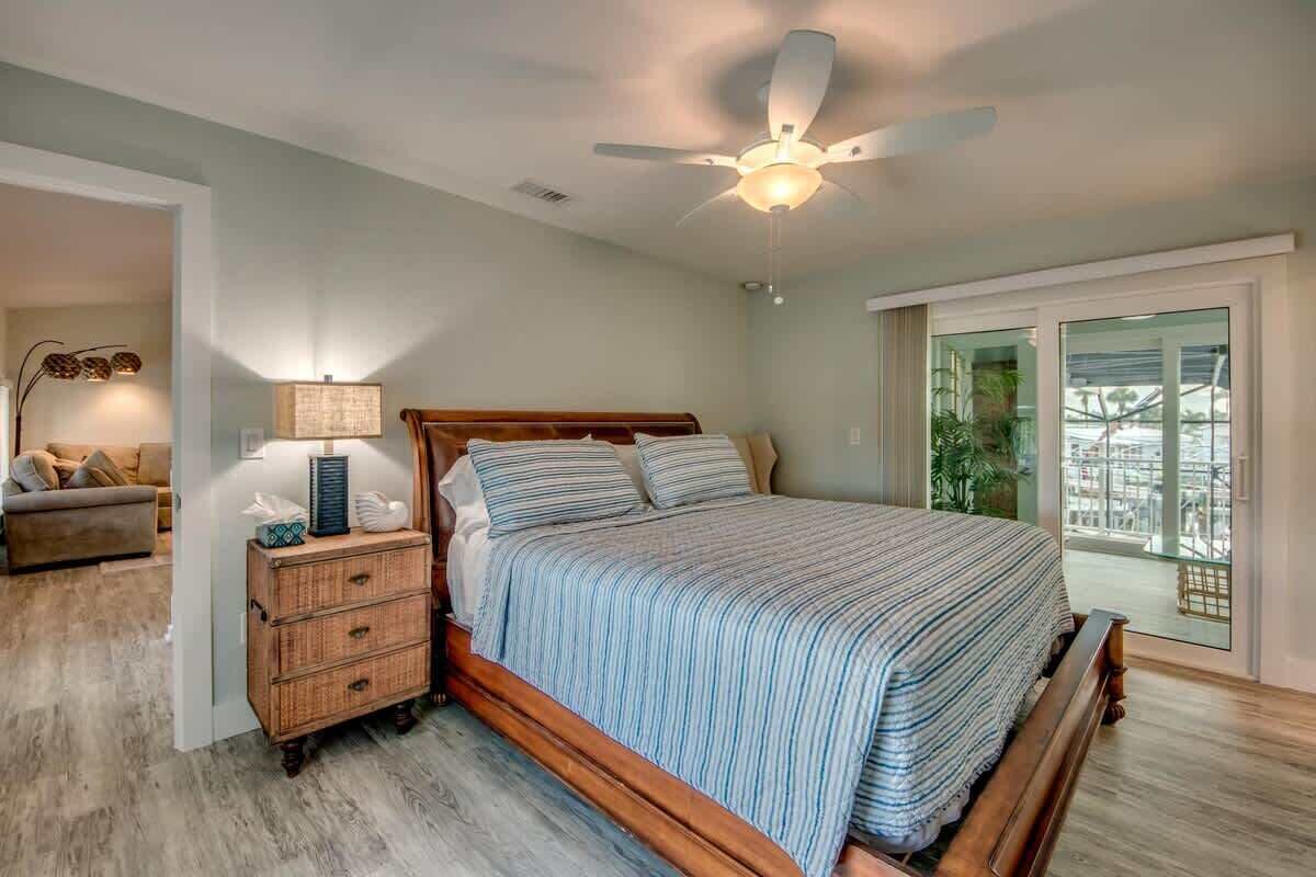 5 bedrooms, iron/ironing board, free WiFi, bed sheets