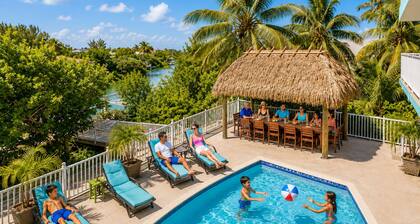 Beach House, Waterfront, Sombrero Beach, Florida Keys Rental, Private Pool, Dock