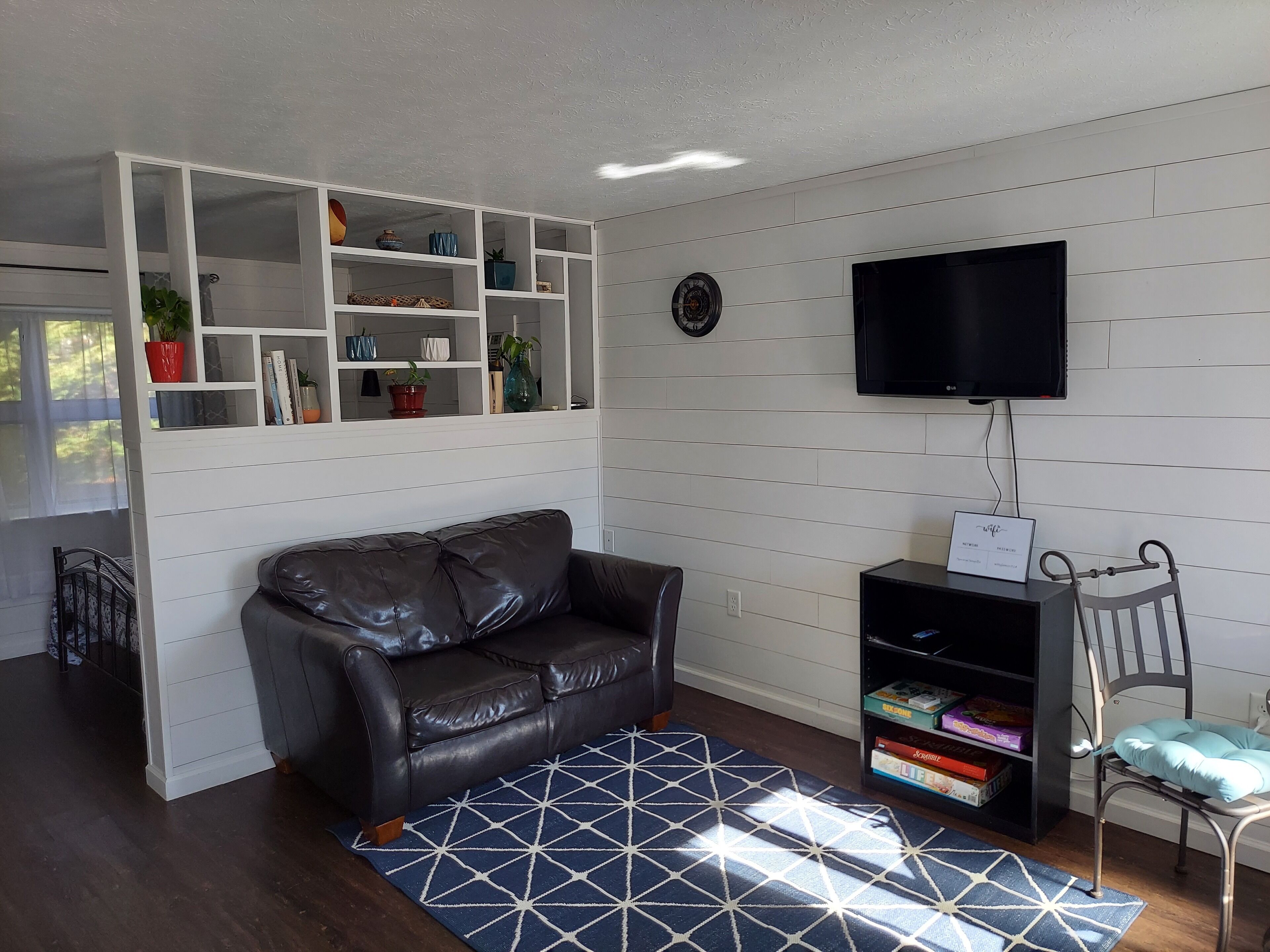 Lovely Rental Unit Across from Golf Course