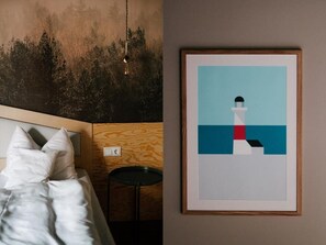 Phòng tiện nghi đơn giản | Bộ đồ giường kháng dị ứng, minibar, két bảo mật tại phòng, bàn 