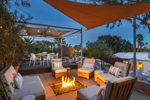 屋外ダイニングエリア