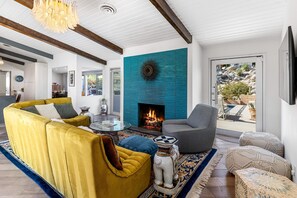 Smart TV, chimenea