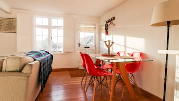 Cottage | 2 bedrooms, individually decorated, individually furnished, free WiFi