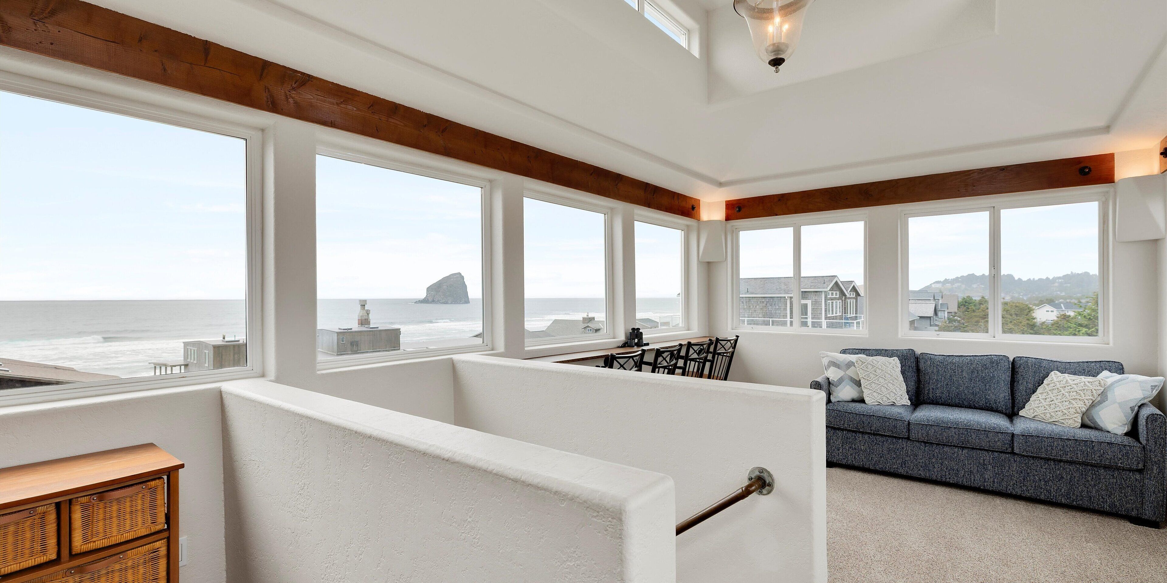 TV connectée, lecteur de DVD, baby-foot, table de tennis de table