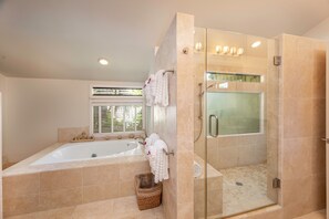 Combined shower/tub, hair dryer, towels, shampoo