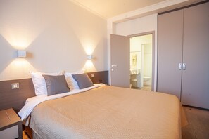 Klassieke tweepersoonskamer | Woonruimte | Flatscreentelevisie