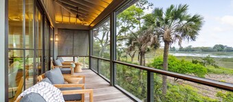Five Star Retreat, Private pool, Marsh Views & Close to beaches and golf