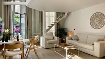 Loft Supreme Executive | In-room safe, blackout drapes, soundproofing, iron/ironing board